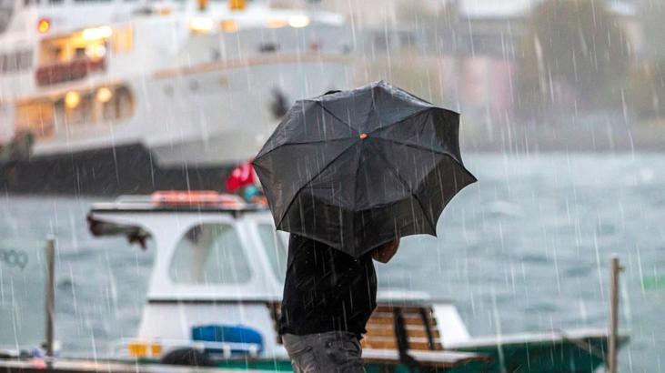 İstanbul'da Şiddetli Yağış Hayatı Felç Etti