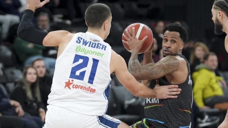 Anadolu Efes, Evinde Aliağa Petkimspor'a Mağlup Oldu