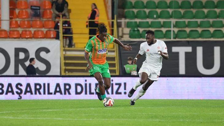 Süper Lig'de Alanyaspor ve Antalyaspor Berabere Kaldı: Puanlar Paylaşıldı