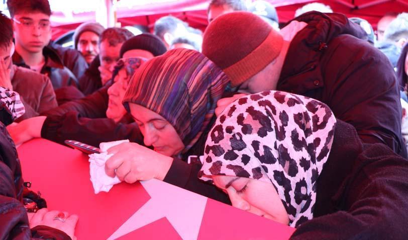 Şehit Polis Emre Albayrak, Memleketi Samsun'da Gözyaşlarıyla Son Yolculuğuna Uğurlandı