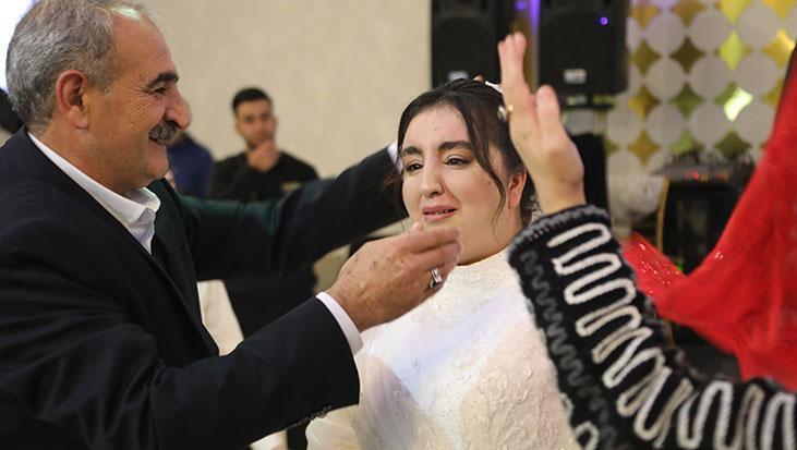 Down Sendromlu Şevval'in Gelinlik Hayali Gerçekleşti