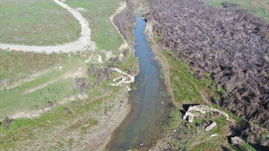 İzmir'de Su Krizi: Barajlar Boşalırken Vatandaşlar Kısıtlamalarla Karşı Karşıya