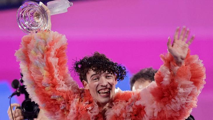 Eurovision'da Büyük Skandal: İsviçre Temsilcisi Nemo Ödülünü İade Ediyor