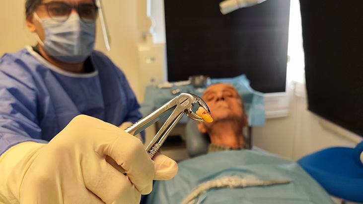 83 Yaşında Ortaya Çıkan 20'lik Diş, Yaşa Bağlı Kemik Kaybının Etkisini Gözler Önüne Serdi