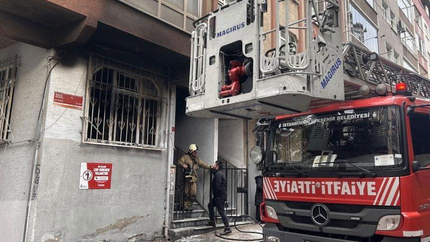 Esenler'de Beş Yaşındaki Çocuk Çakmakla Oynarken Ev Alev Aldı