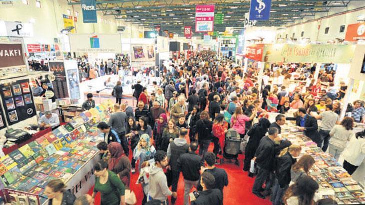 İstanbul Kitap Fuarı Edebiyatın Önde Gelen İsimlerini Anıyor, Ödülleri Sahiplerini Buluyor