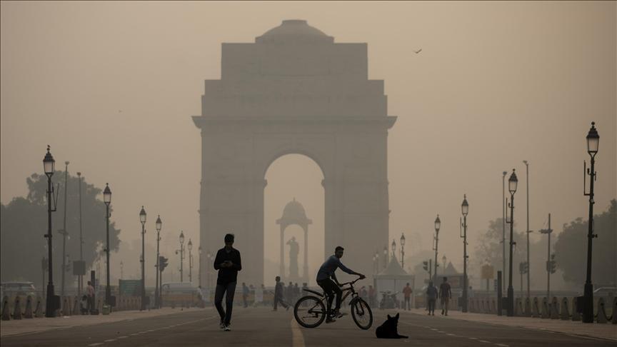 Yeni Delhi Nefes Alamıyor: Hava Kirliliği Okulları Hibrit Eğitime Zorladı