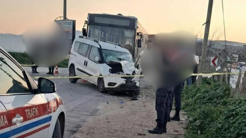 Menemen'de Kanlı Kaza: Otobüs ve Ticari Araç Çarpıştı, Bir Kişi Hayatını Kaybetti