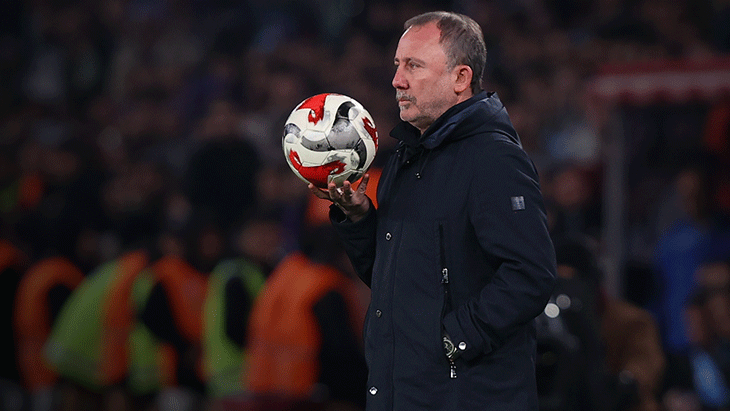 Beşiktaş'ın Tarihinde Görülmemiş Dibe Vuruşu: Trabzonspor Karşısında Alınan Beraberlik ve Eleştiriler
