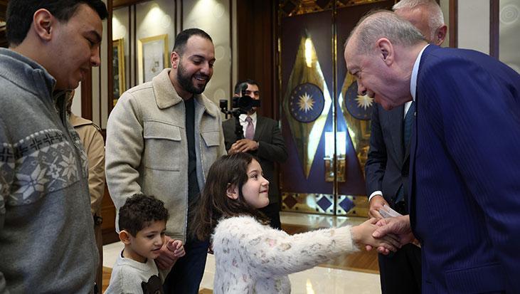 Cumhurbaşkanı Erdoğan, Hayatını Kaybeden Filistinli Çocuk Rajab'ın Ailesiyle Buluştu