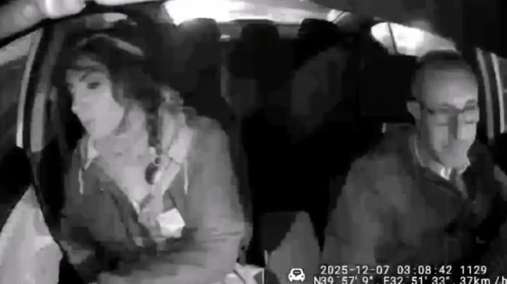 Kadın Hırsız Taksideki 15 Bin Lirayı Saniyeler İçinde Çaldı