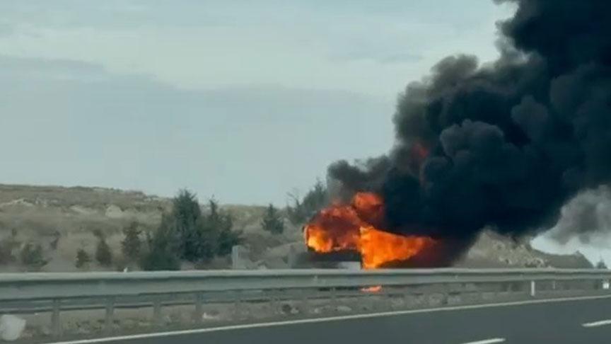 Ankara-Eskişehir Karayolunda Seyir Halindeki Otobüs Alevlere Teslim Oldu
