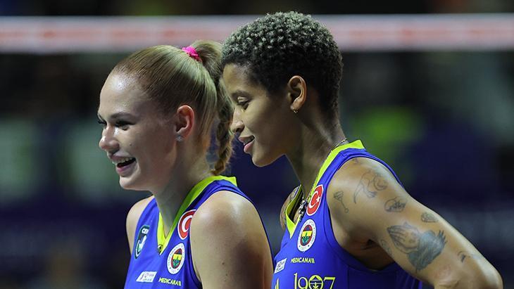 Fenerbahçe'den Farklı Galibiyet: Vargas ve Fedorovtseva Sahneye Çıktı