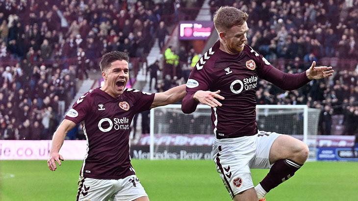 Hearts, 40 Yıllık Egemenliğe Son Vermeye Hazırlanıyor: İskoçya'da Şampiyonluk Yarışı Kızıştı