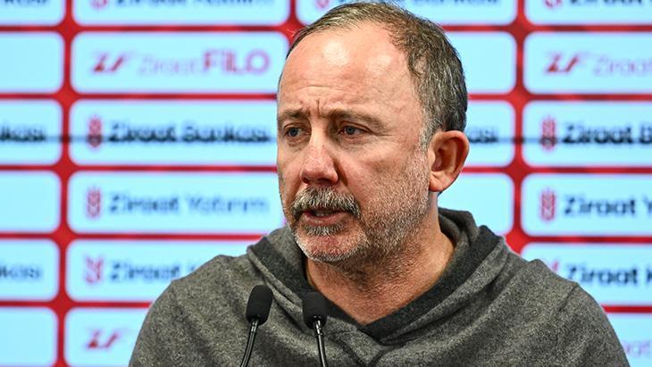 Beşiktaş Teknik Direktörü Sergen Yalçın'dan Fenerbahçe Galibiyeti Sonrası Hakemlere Tepki