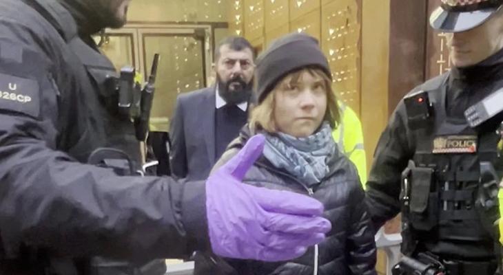 Greta Thunberg, Londra'da Filistin Destekçisi Gösteride Gözaltına Alındı
