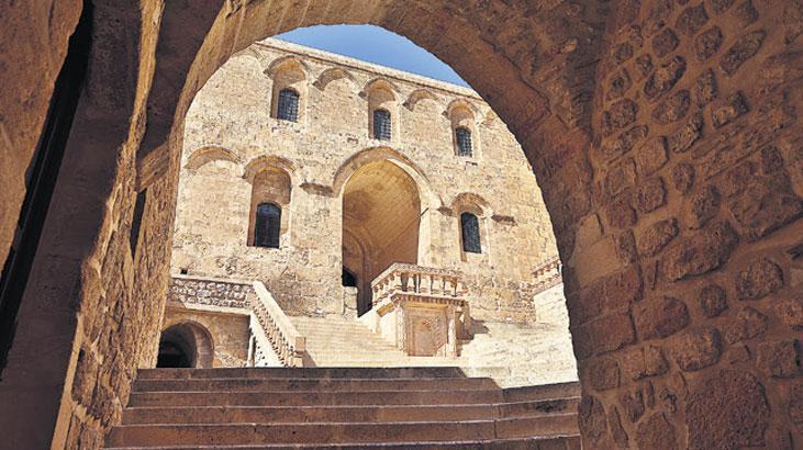 Kuşların İzinde Sanatsal Bir Yolculuk: GÖKzemin Bienali Mardin'i Kapsayacak