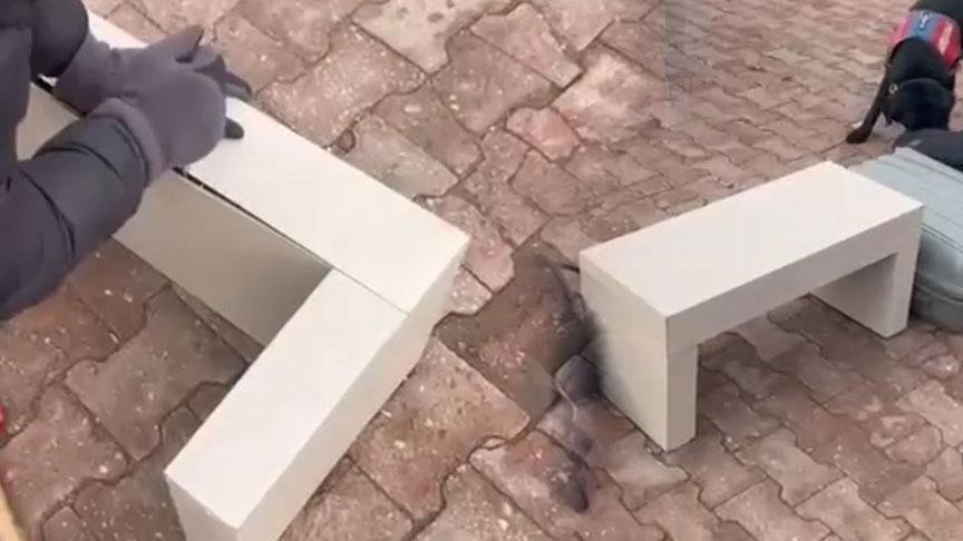 Otomobil Bagajındaki Sehpa İçinden Şaşırtıcı Miktarda Uyuşturucu Çıktı