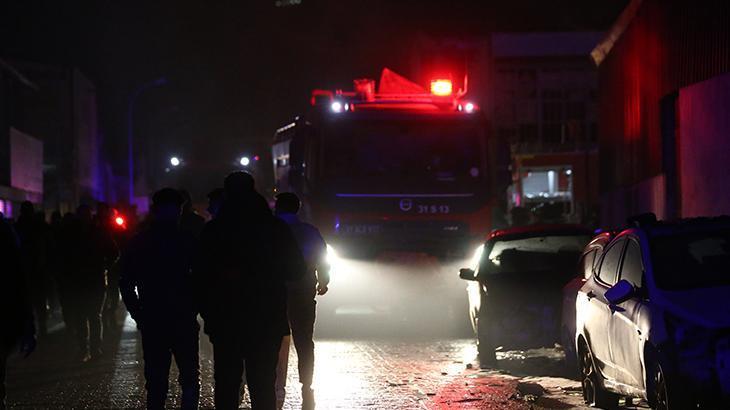 Hatay Sanayi Sitesi'nde Büyük Yangın: Alevler 8 Tamirhaneye Sıçradı, Kontrol Altına Alındı