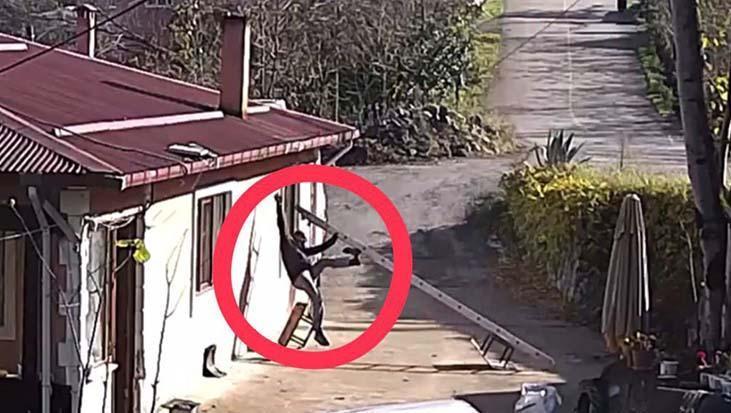 Çatıdan Düşen Muhtar Güvenlik Kamerasına Yakalandı