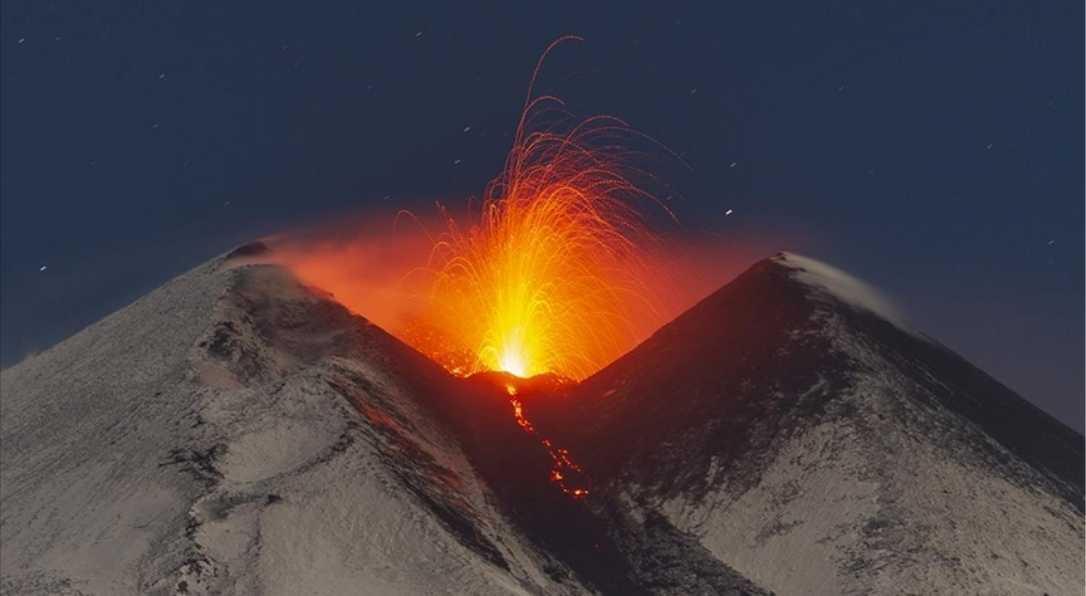 Avrupa'nın En Hareketli Yanardağı Etna'dan Yeni Patlama: Havacılık İçin Kırmızı Kod Uyarısı