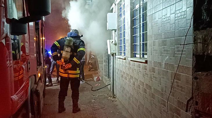 Bursa'da Apartman Deposunda Çıkan Yangın Paniğe Neden Oldu