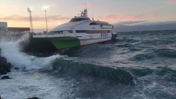 Marmara Denizi'nde Fırtına Deniz Otobüsü Seferlerini İptal Ettirdi