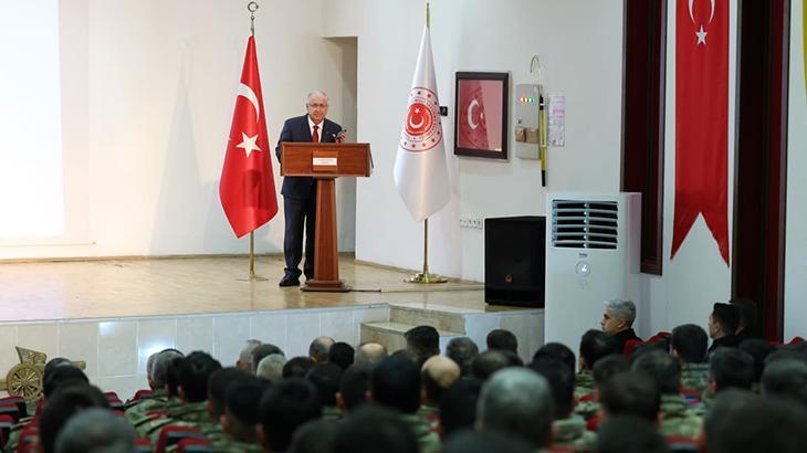 Cumhurbaşkanı Erdoğan'dan Mehmetçiğe Yeni Yıl Tebriği: Savunma Sanayiinde Atılım Vurgusu