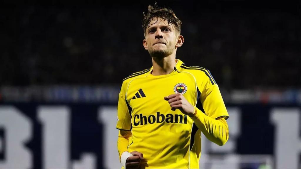 Fenerbahçe'de Szymanski Belirsizliği: Bonservis Bedeli ve Gelecek Planı Netleşiyor