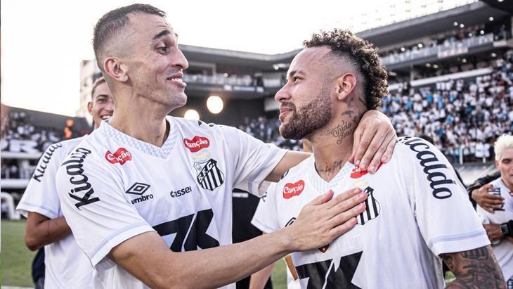 Neymar, Eski Kulübü Santos'ta Kalıyor