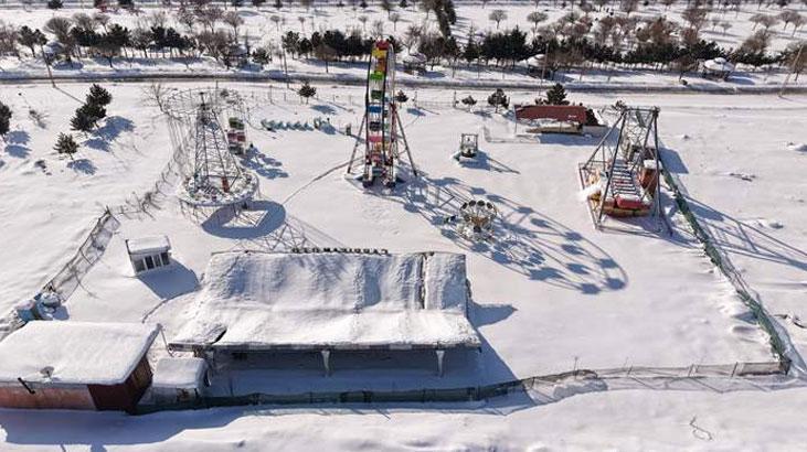 Van'da Kar Faciası: Lunapark Oyun Alanının Çatısı Çöktü