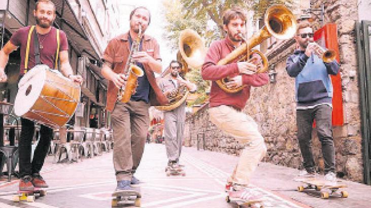 Kolektif İstanbul'dan Balkan Esintili Yenilikçi Müzik Şöleni