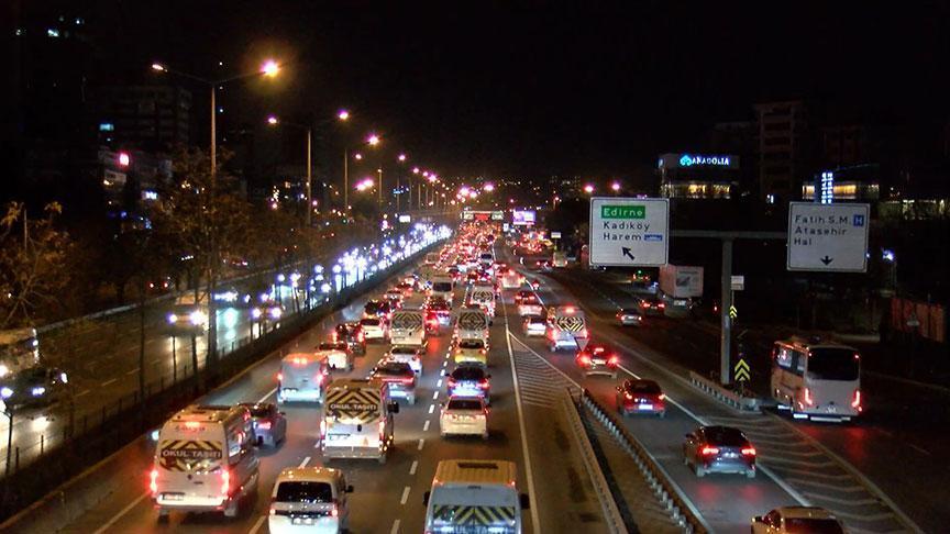 İstanbul'da Yeni Haftanın İlk Gününde Trafik Felci