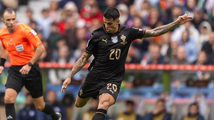 Joao Cancelo'nun Transfer Durağı Belirsizliğini Koruyor: Barcelona Beklentisi Devam Ediyor
