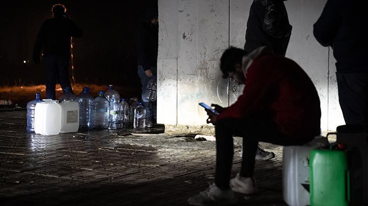 Ankara'da Su Kesintileri Vatandaşı Çaresiz Bıraktı: Gece Yarısı Çeşme Kuyrukları Oluştu