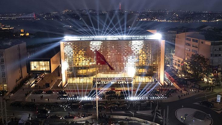 İstanbul Sanatseverleri Bu Hafta Sahne ve Sergilerle Buluşuyor