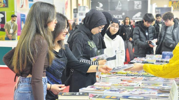 Çukurova Edebiyat Festivali Okurlarla Buluşuyor
