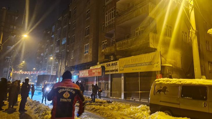 Diyarbakır'da Bina Kolonunda Çatlak Oluştu, 5 Katlı İki Yapı Boşaltıldı