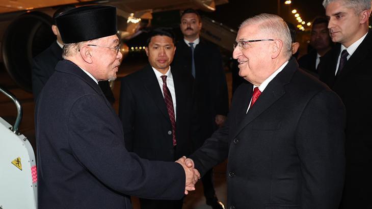 Malezya Başbakanı Enver İbrahim Türkiye'de Karşılandı