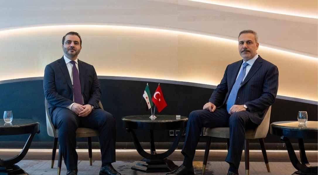 Dışişleri Bakanı Fidan, Suriyeli Mevkidaşıyla Paris'te Bir Araya Geldi