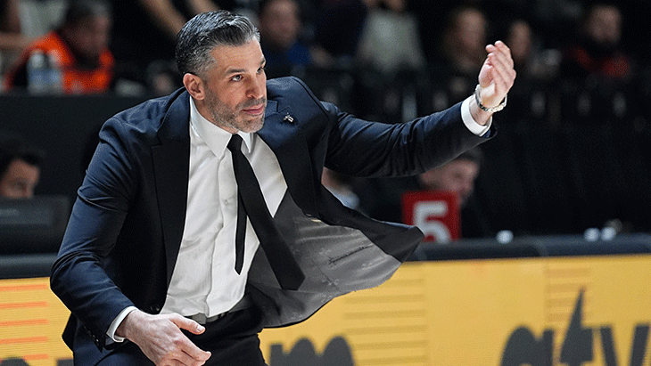 Beşiktaş'ta Başantrenör Alimpijevic'ten Taraftara Tepki: "Salon Neden Boştu?"
