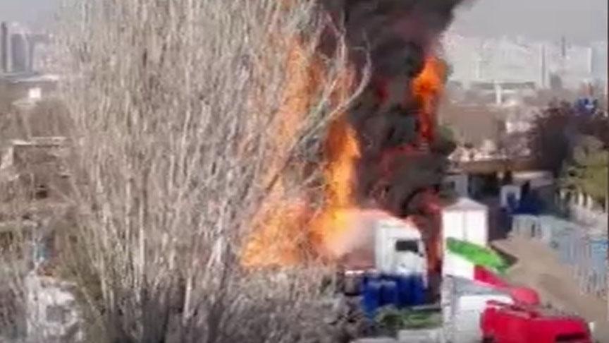 Ankara'da Yediemin Otoparkında Büyük Yangın: 7-8 TIR Küle Döndü