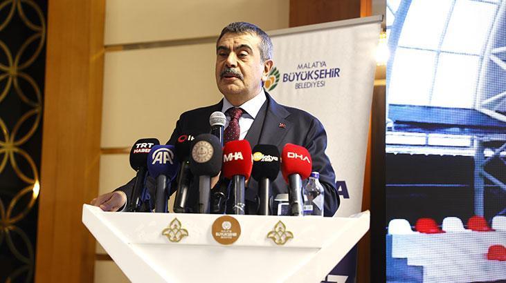 Bakan Tekin'den Deprem Bölgesi Yatırımları ve Yerel Yönetimler Üzerine Açıklamalar