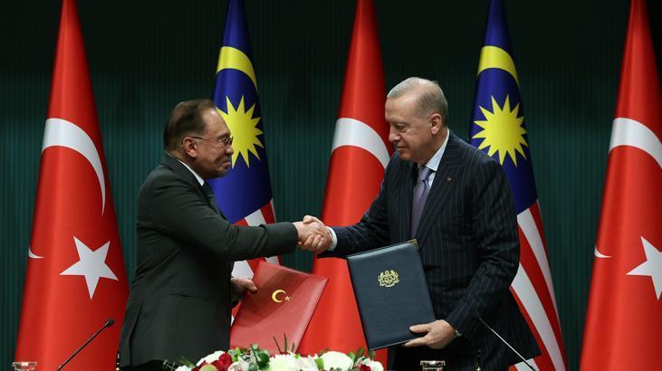 Malezya Başbakanı İbrahim'e 'Cumhuriyet Nişanı' Takdim Edildi