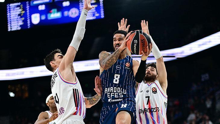 Euroleague'de Anadolu Efes, Paris Basketbol'a Evinde Mağlup Oldu