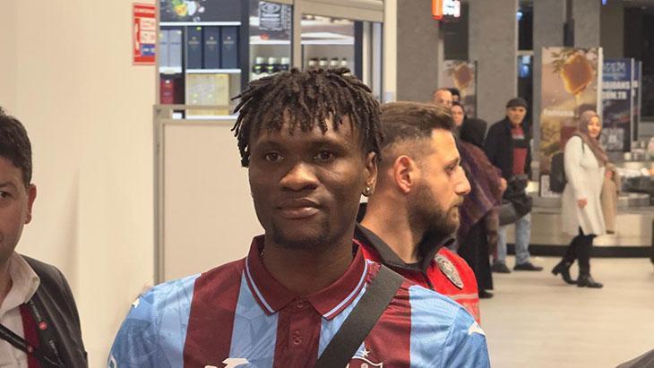 Trabzonspor'un Yeni Yıldızı Nwaiwu, Taraftarlarla Buluştu