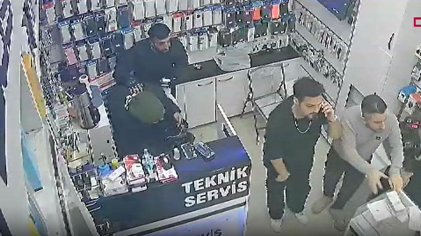Eminönü'nde İş Hanında Silahlı Olay: Güvenlik Güçleri Harekete Geçti