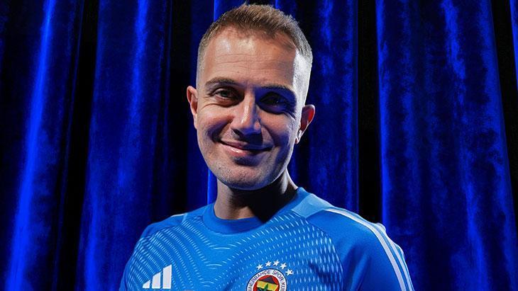 Fenerbahçe, Mert Günok'u Kadrosuna Kattı: Resmi Açıklama Yapıldı