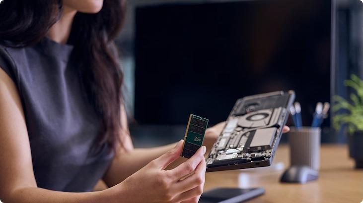 Klavyenin İçine Gizlenmiş Tam Teşekküllü Bilgisayar: HP EliteBoard G1a