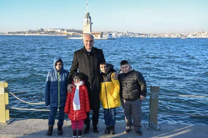 Sivaslı Çocukların Kardan Kız Kulesi Hayali Gerçek Oldu: Bakan Ersoy İstanbul'da Ağırladı